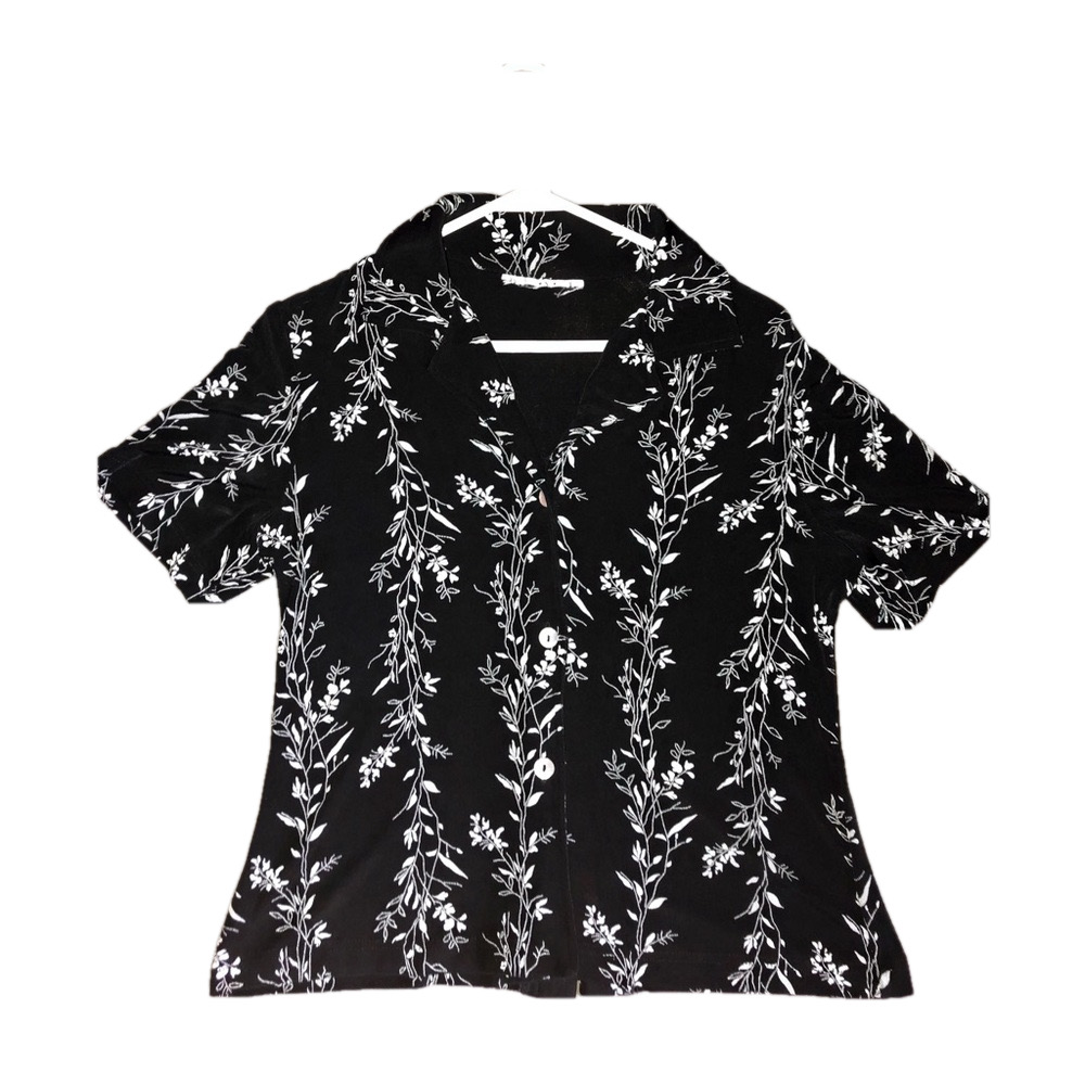 Vintage Short Sleeve Women’s Floral Black and White Blouse